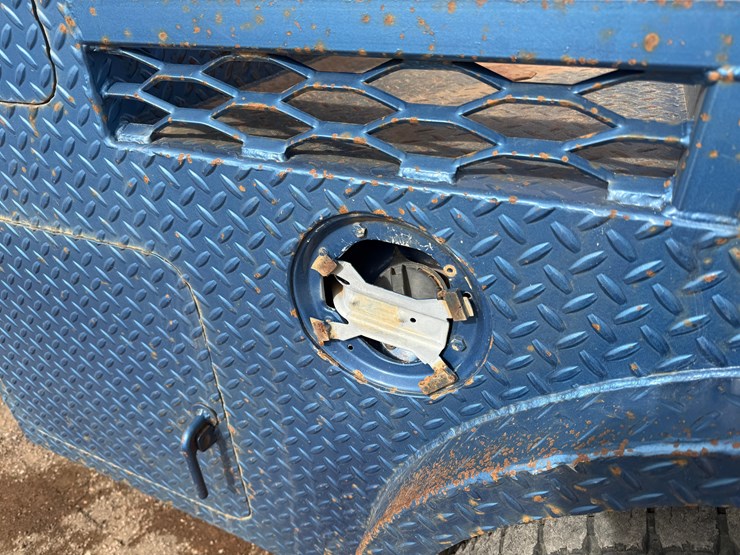 2006-ford-f550-image-25