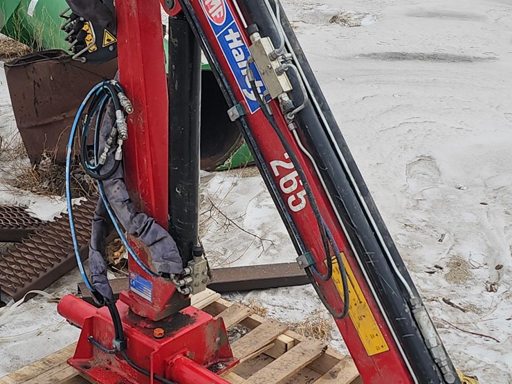 2011-massey-ferguson-265-image-11