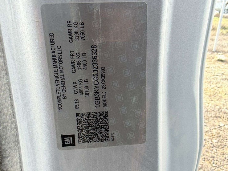 2018-chevrolet-silverado-3500-image-24