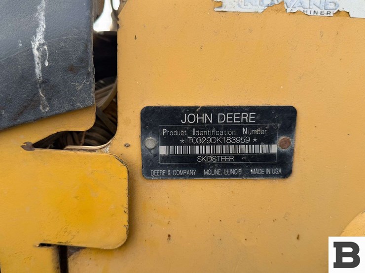 2010-john-deere-329d-image-24
