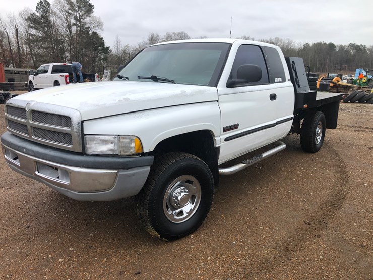 1999-dodge-ram-2500-image-1