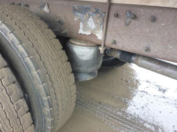 2015-peterbilt-367-image-27