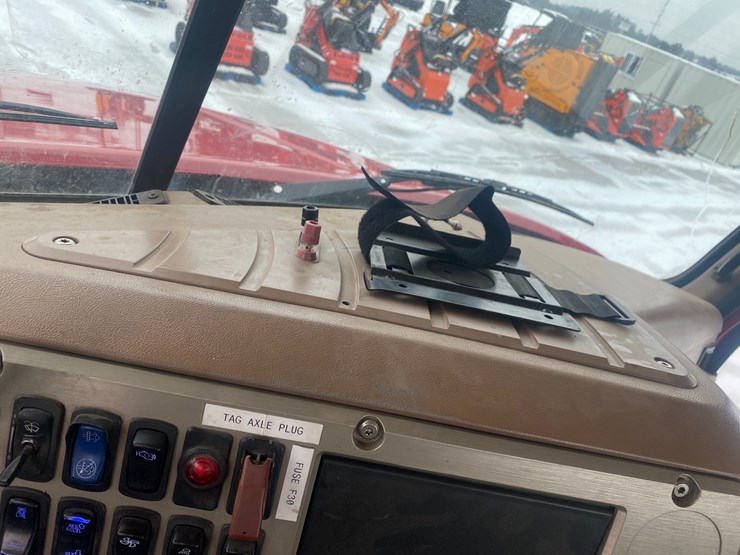 #1145-•-2009-mack-gu713-semi-tractor-(has-wi-title)-(mosinee,-wi)-image-107