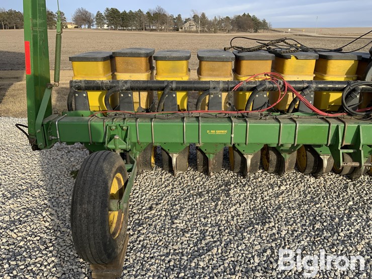 john-deere-7300-image-11