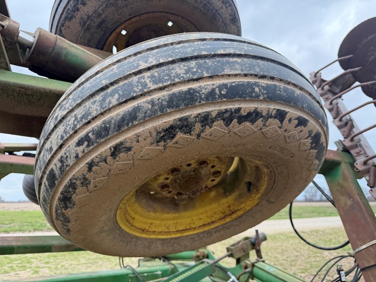 john-deere-25-image-17