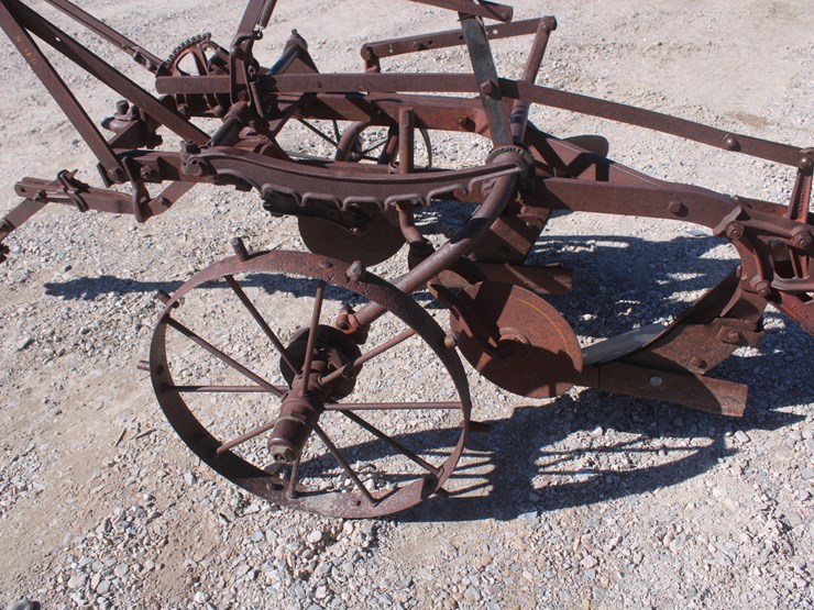 #2051-•-oliver-no.-100-two-bottom-plow-image-14