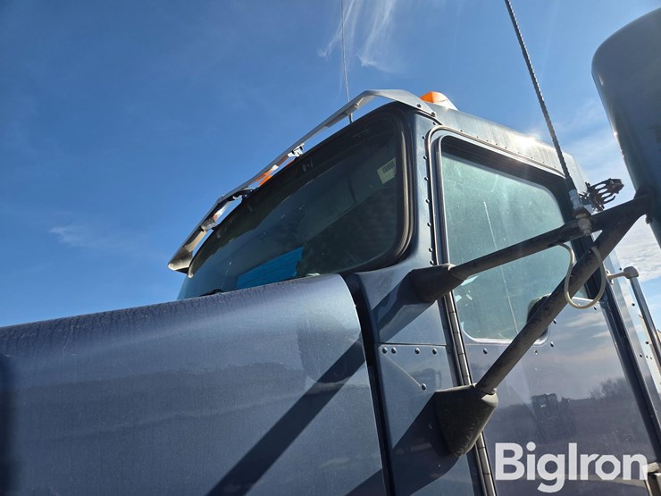 2002-kenworth-t800-image-12