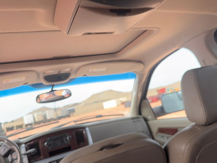 2009-dodge-3500-image-17