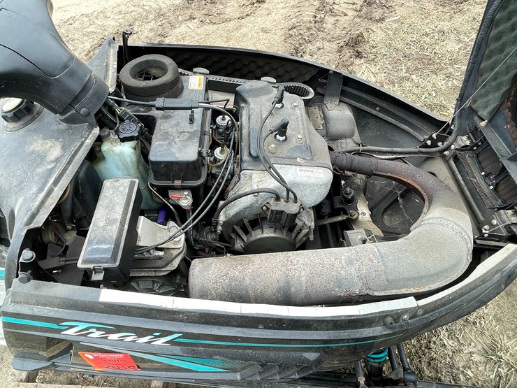 #3444-•-1998-polaris-indy-trail-snowmobile-for-parts-(no-registration-card)-image-17