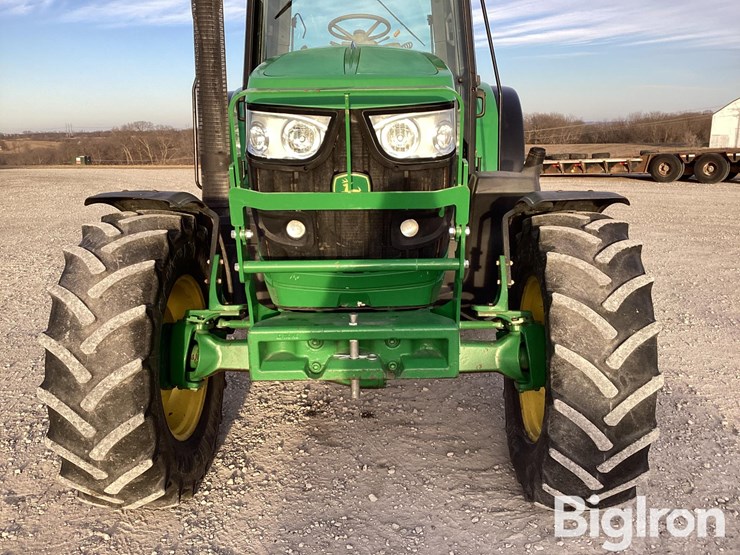 2013-john-deere-6140m-image-10