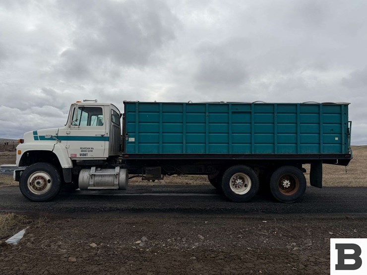 1980-ford-9000-image-3