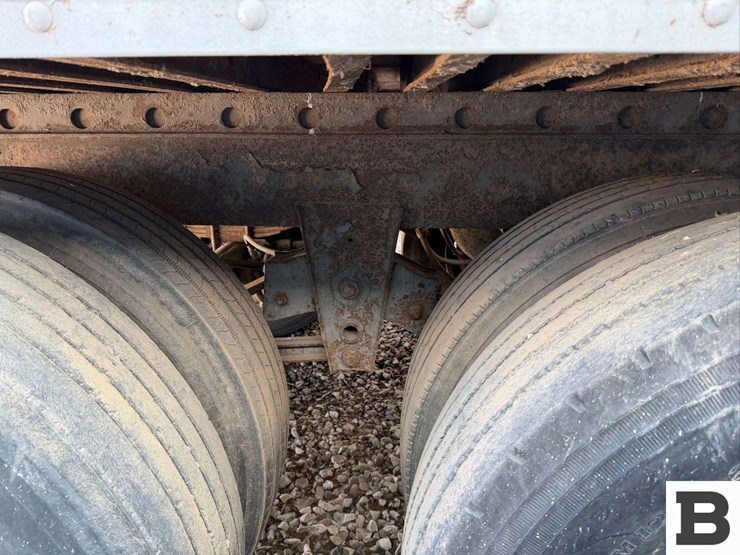 1995-utility-vs2r-image-31