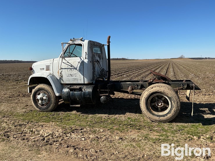 1974-gmc-9500-image-8
