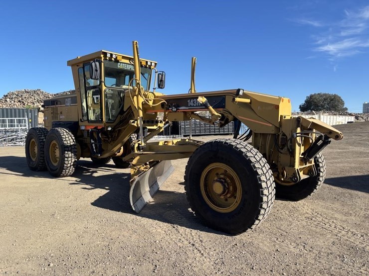 caterpillar-143h-image-2