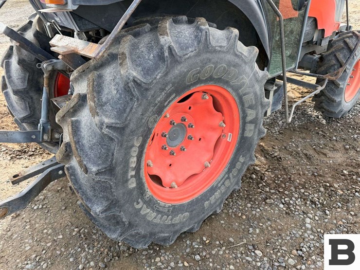 2014-kubota-m8540hd-image-19