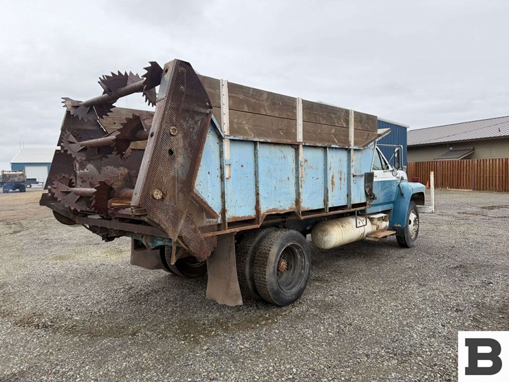 1992-ford-f700-image-5