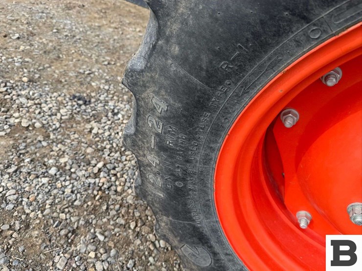 2016-kubota-m5-091-image-13