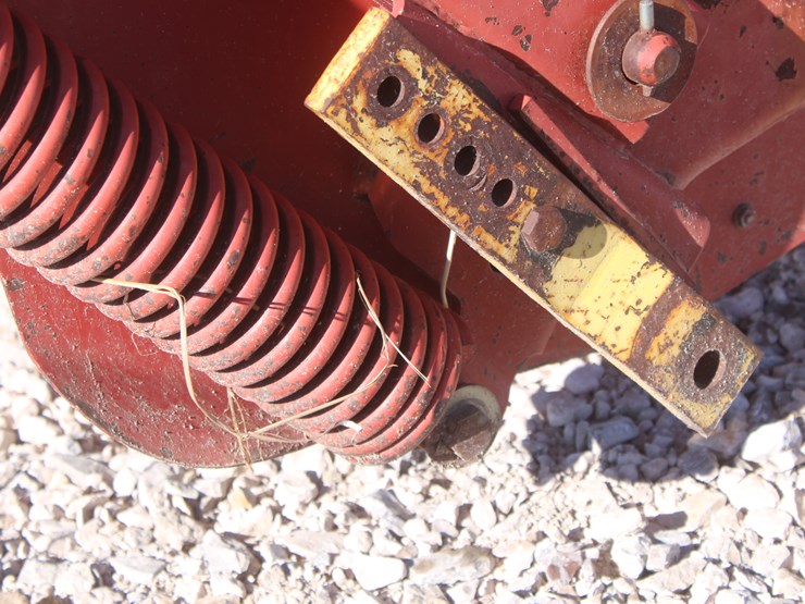 new-holland-166-image-15