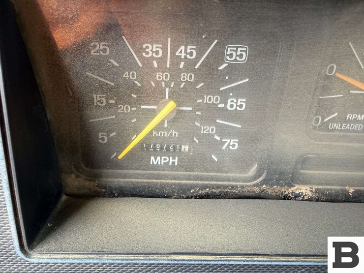 1992-ford-f700-image-37