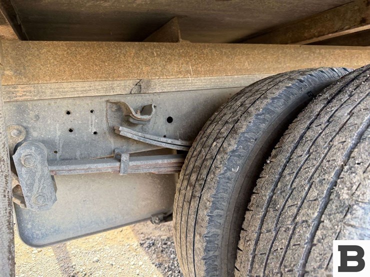 2005-isuzu-npr-image-21