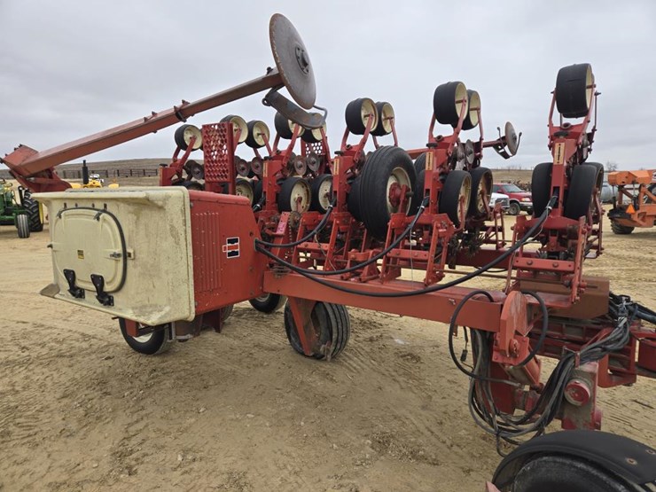 international-800-image-16