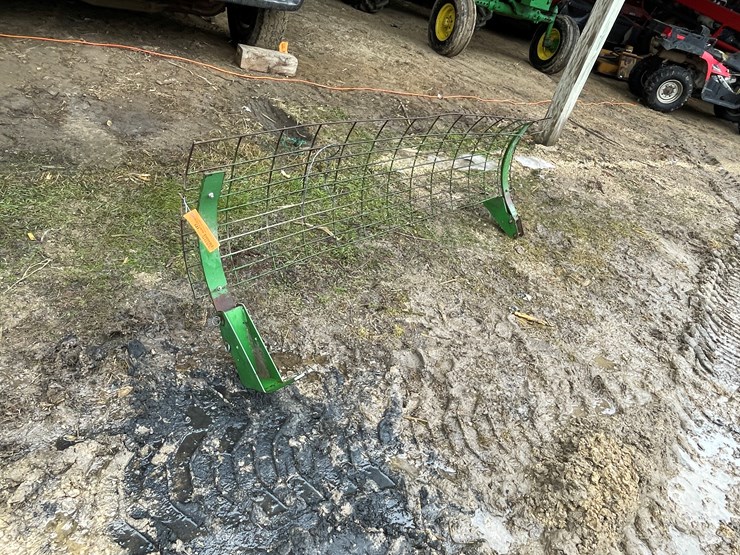 #3595-•-cob-saver-for-john-deere-corn-head-image-1