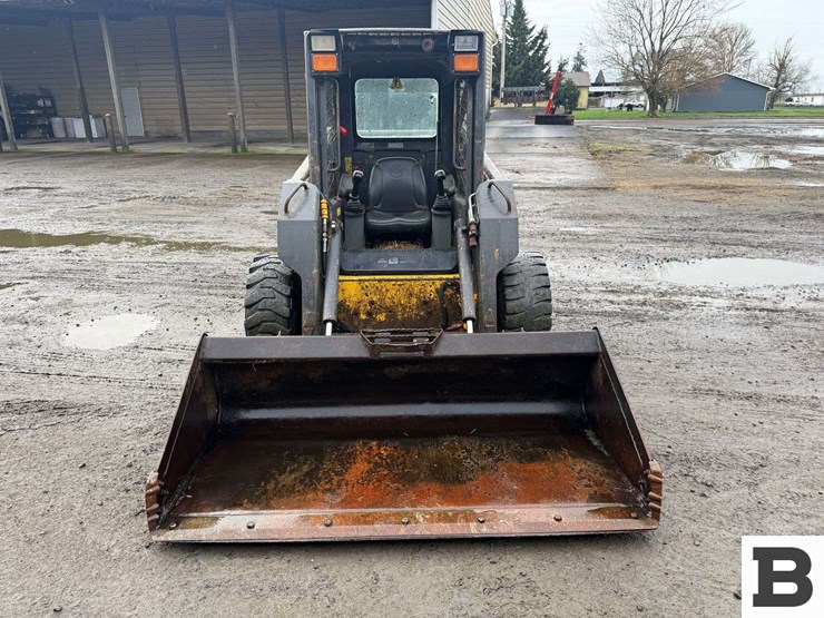 new-holland-l175-image-8