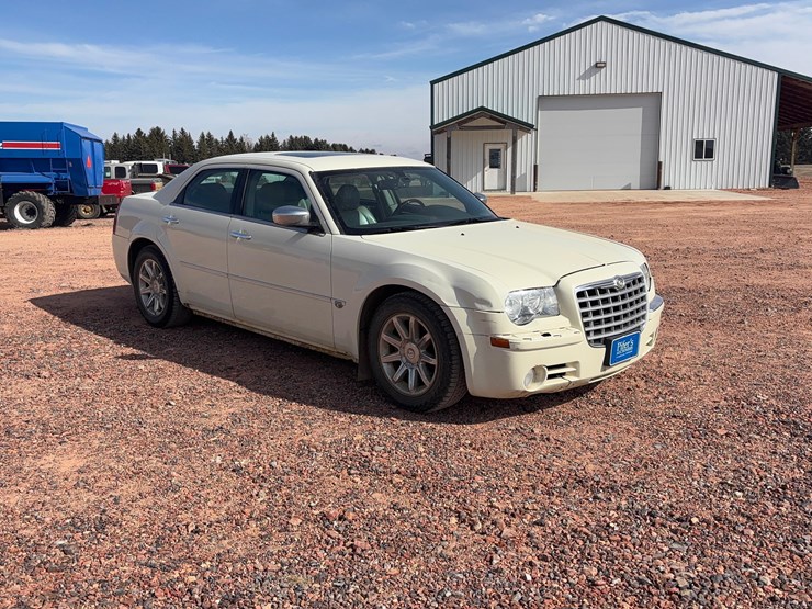 2006-chrysler-300-sedan-image-3