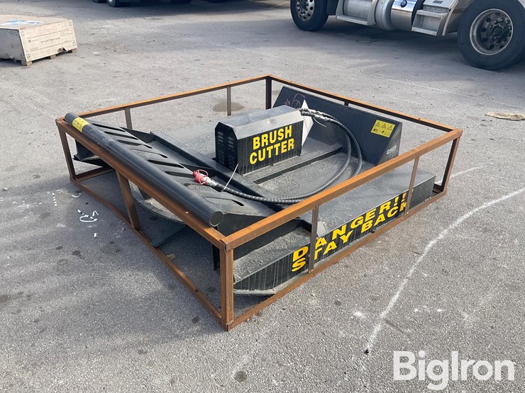 2025-massey-ferguson-730-image-1