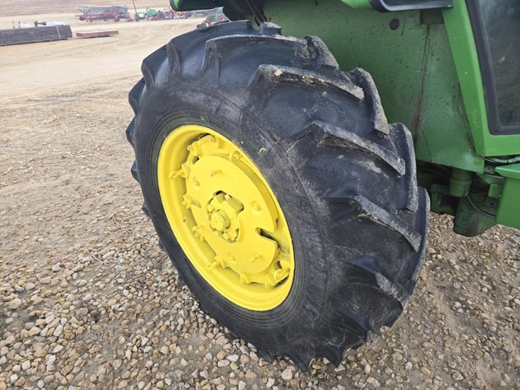 john-deere-4230-image-7