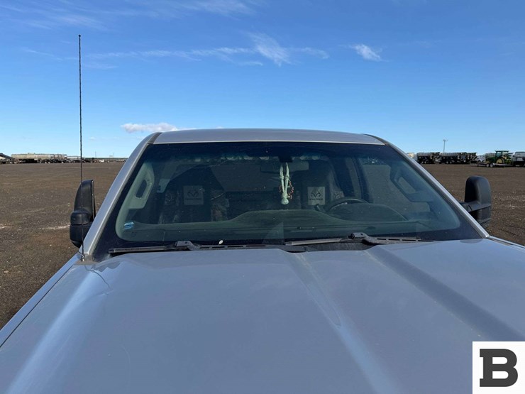 2017-chevrolet-silverado-3500-image-9