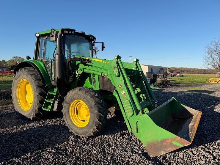 2017-john-deere-6120m-image-1
