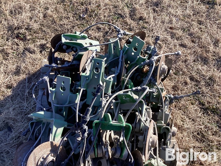 john-deere-1775-image-9