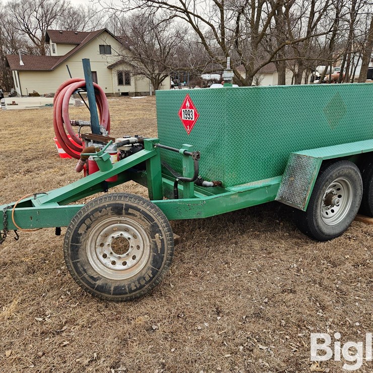 T/A 750-Gal Fuel Trailer