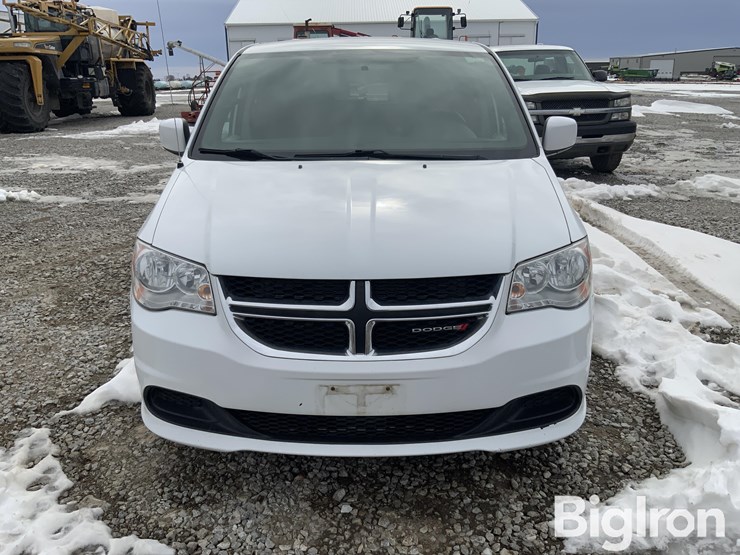 2016-dodge-grand-caravan-image-2