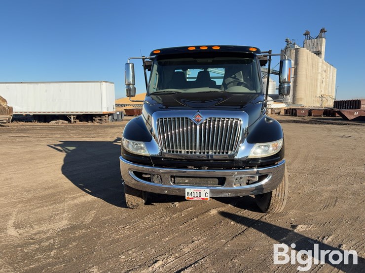 2012-international-durastar-4300-image-2