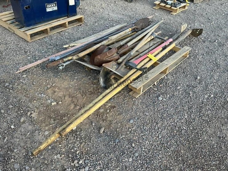 pallet-of-landscaping-equipment-image-1