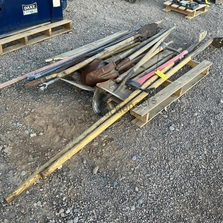 PALLET OF LANDSCAPING EQUIPMENT