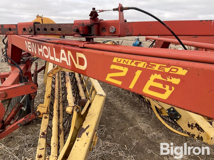 new-holland-216-image-19
