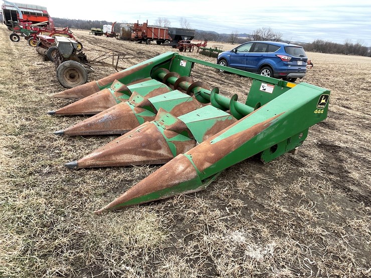 1991-john-deere-444-image-8