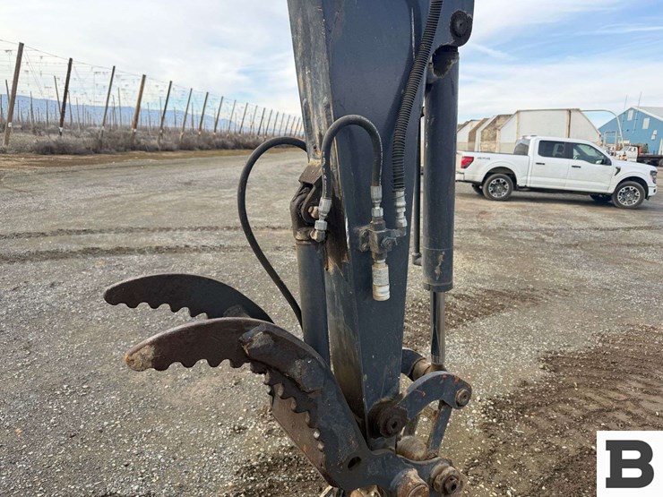 2012-deere-35d-image-44