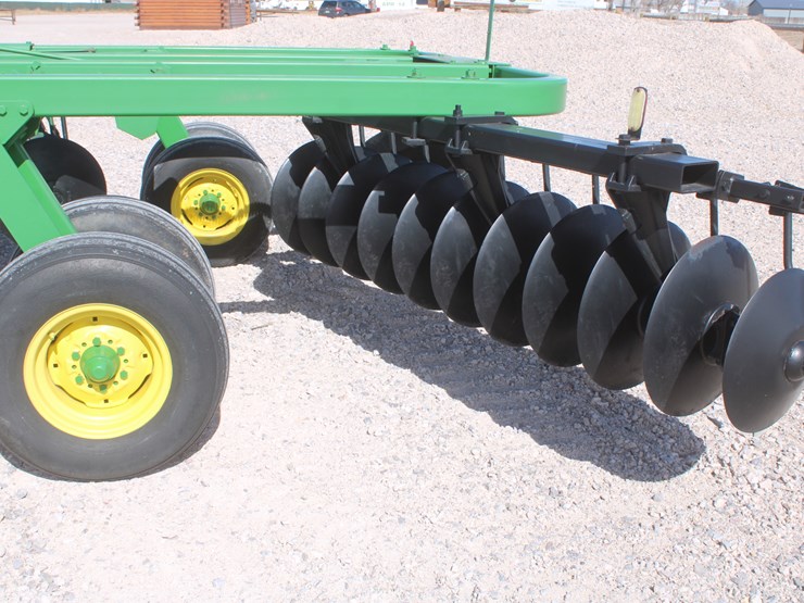 #1034-•-john-deere-t0310-12ft-disc-image-13