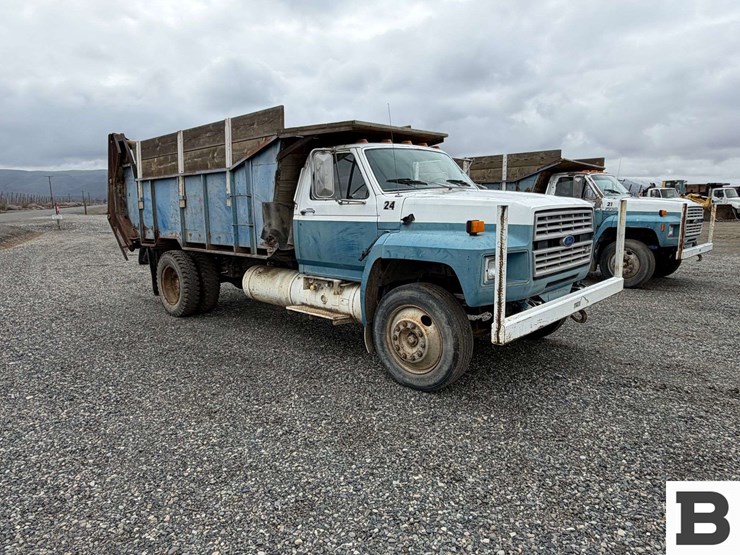 1992-ford-f700-image-7