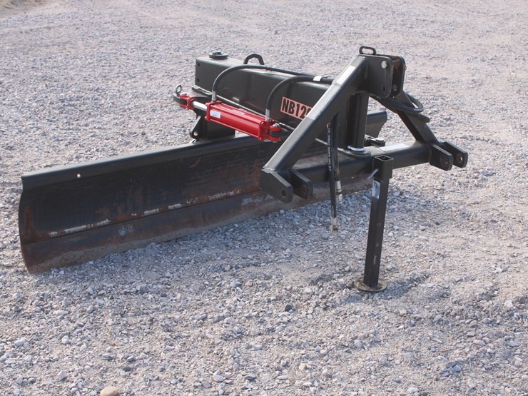 #2053-•-2019-bison-7ft-blade-image-5