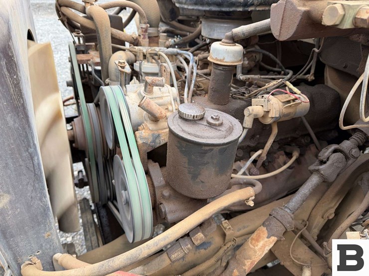 1990-ford-f700-image-25