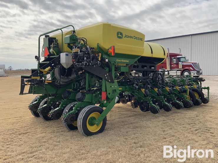 2023-john-deere-1775nt-image-5