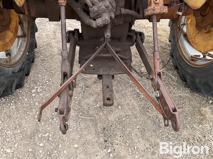 1964-minneapolis-moline-m602-image-10