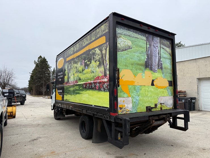 #1154-•-2009-isuzu-box-truck-(has-wi-title)-(new-berlin,-wi)-image-8