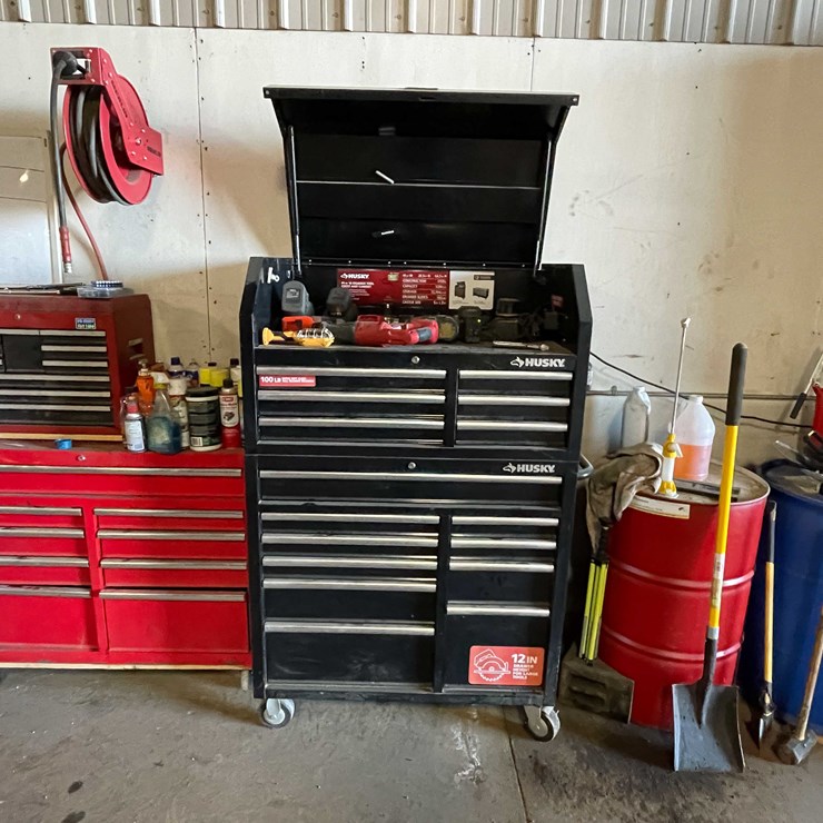 #12181 • Husky Tool Box (Denmark, WI)