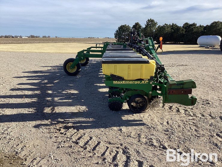 john-deere-1720-image-4